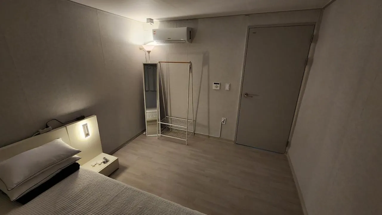 Middle Option Two-Room, Exclusive Use, Public Transportation 4 Minutes Away Seoul 0*,