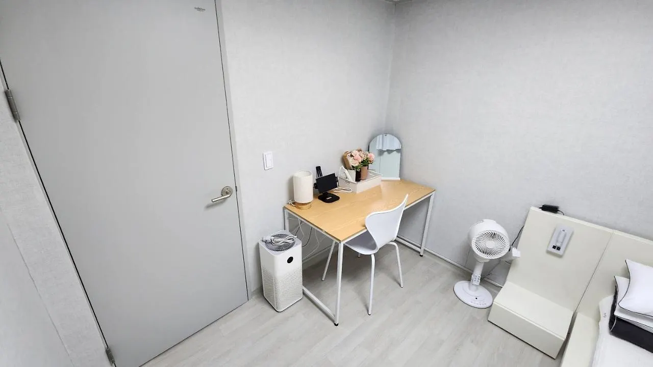 Middle Option Two-Room, Exclusive Use, Public Transportation 4 Minutes Away Seoul Villa